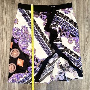 Versace (Gianni Versace)Medusa print  skirt size 42 Authentic